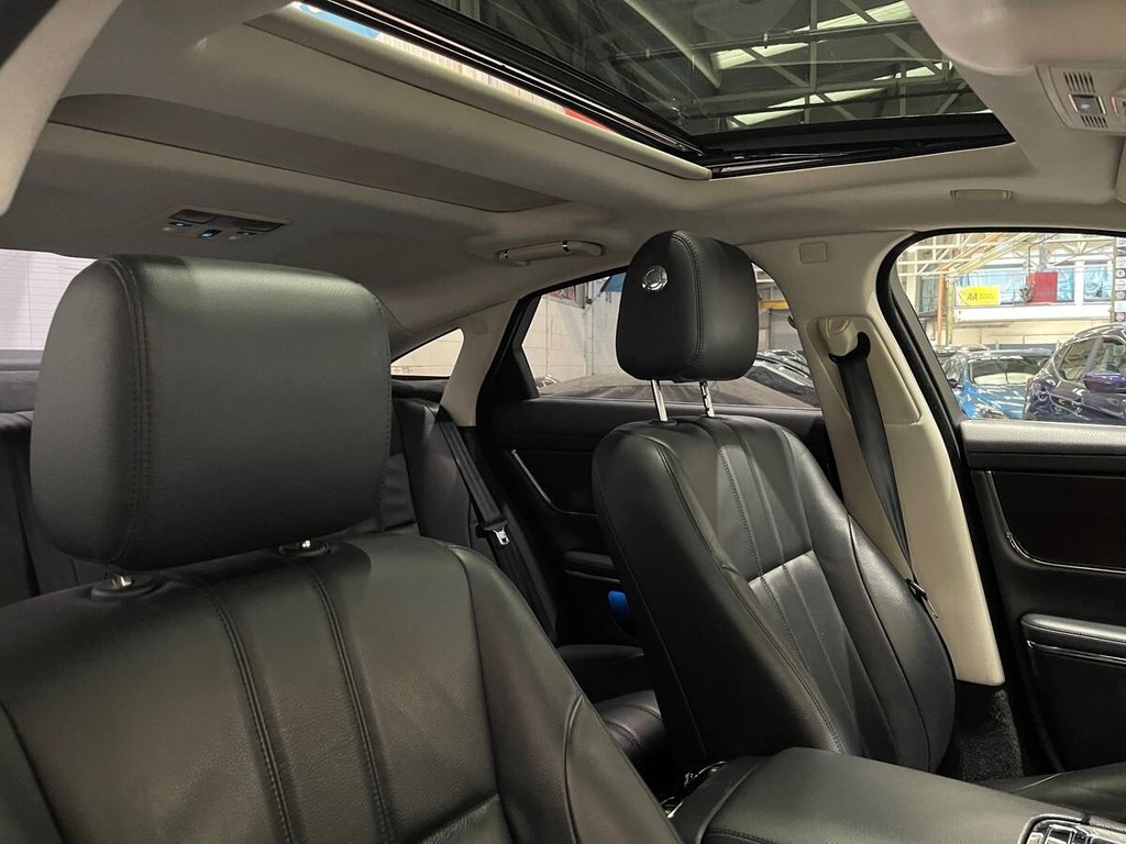 Used Jaguar XJ 2014 for sale - 77236409: Photo 12
