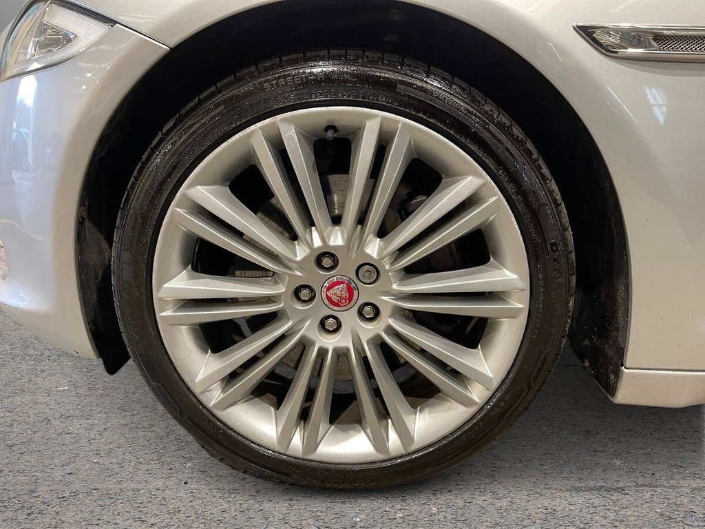 Used Jaguar XJ 2014 for sale - 77236409: Photo 13