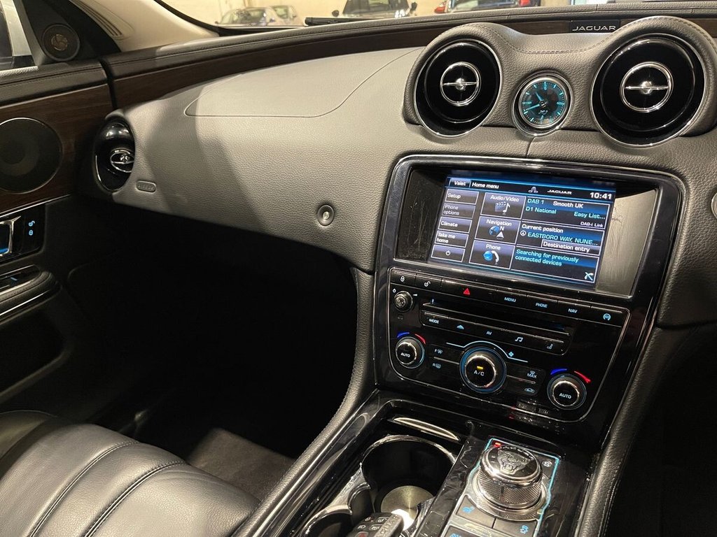 Used Jaguar XJ 2014 for sale - 77236409: Photo 17