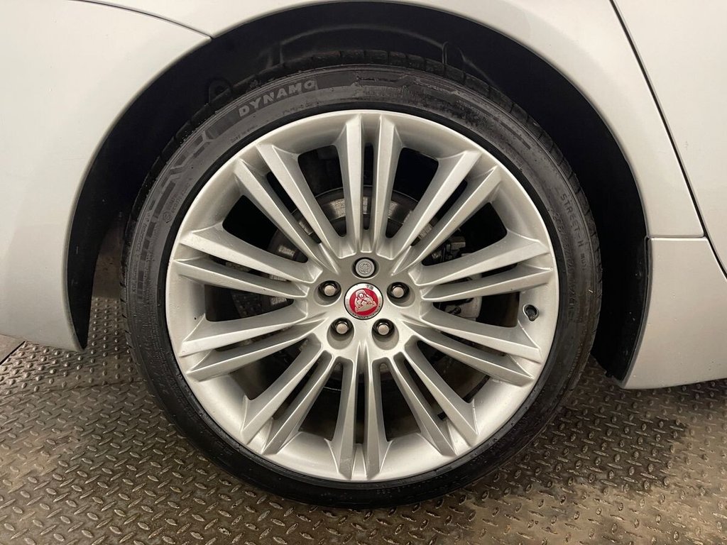 Used Jaguar XJ 2014 for sale - 77236409: Photo 36