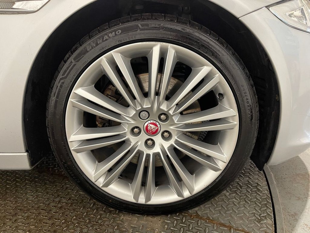 Used Jaguar XJ 2014 for sale - 77236409: Photo 37