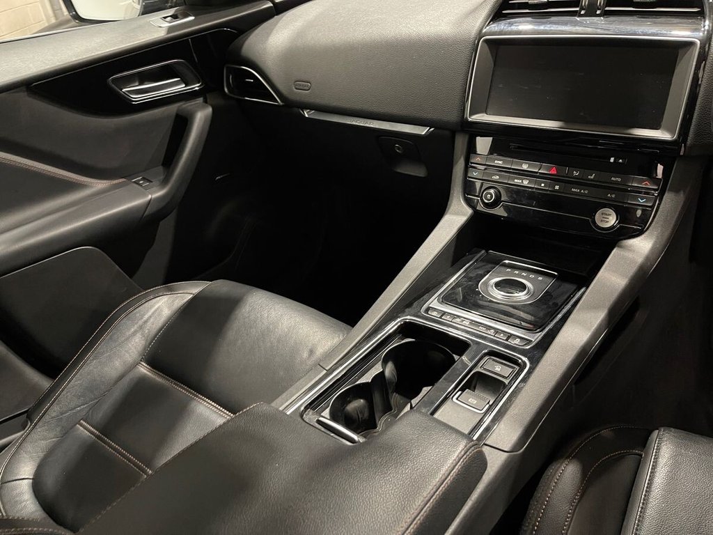 Used Jaguar F-Pace 2017 for sale - 76698408: Photo 16