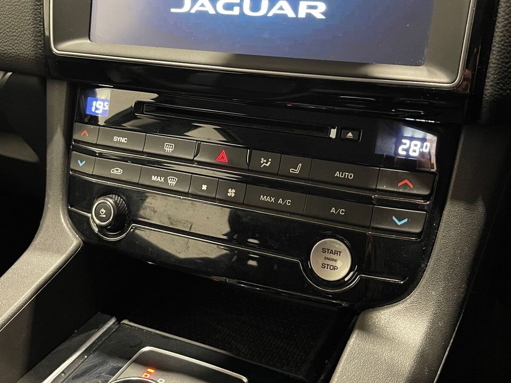 Used Jaguar F-Pace 2017 for sale - 76698408: Photo 17