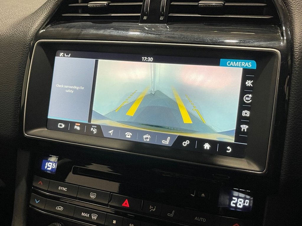 Used Jaguar F-Pace 2017 for sale - 76698408: Photo 22