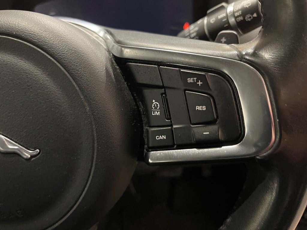 Used Jaguar F-Pace 2017 for sale - 76698408: Photo 25