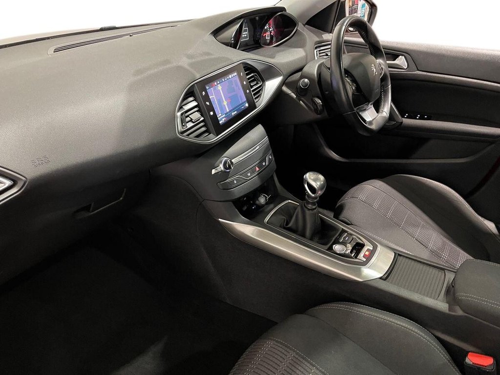 Used Peugeot 308 SW 2018 for sale - 76962367: Photo 15