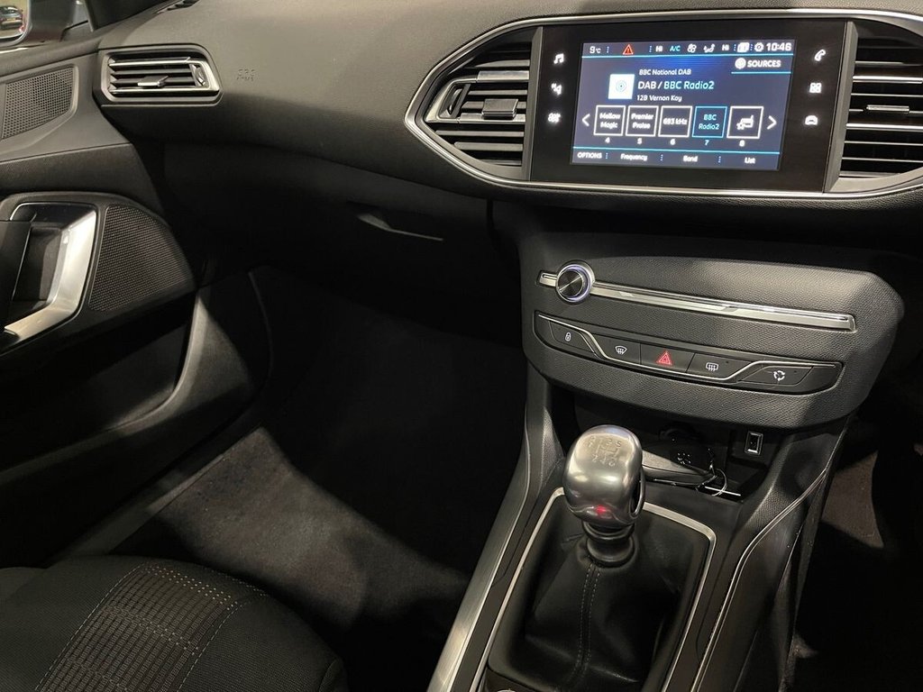 Used Peugeot 308 SW 2018 for sale - 76962367: Photo 17