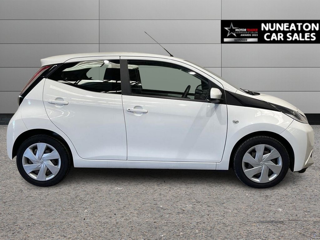 Used Toyota AYGO 2017 for sale - 78158536: Photo 2