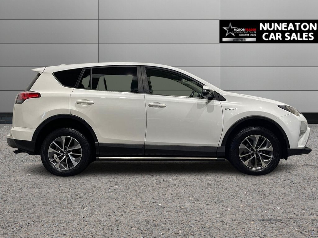 Used Toyota RAV4 2018 for sale - 77734018: Photo 2