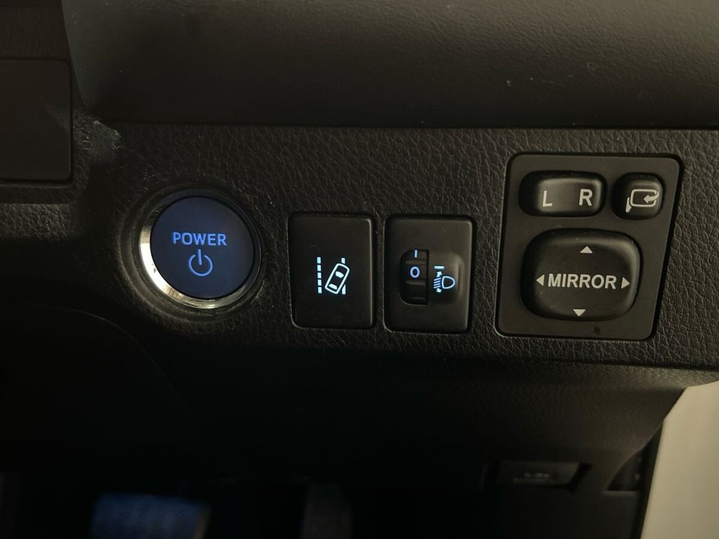 Used Toyota RAV4 2018 for sale - 77734018: Photo 33