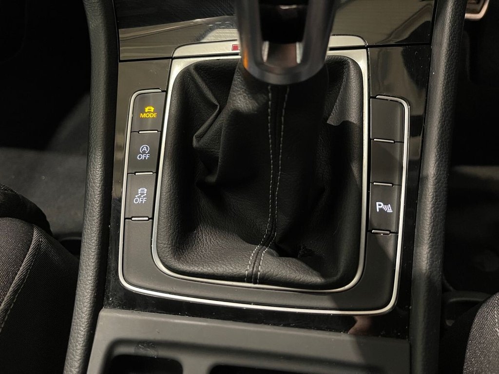 Used Volkswagen Golf 2017 for sale - 76279947: Photo 29