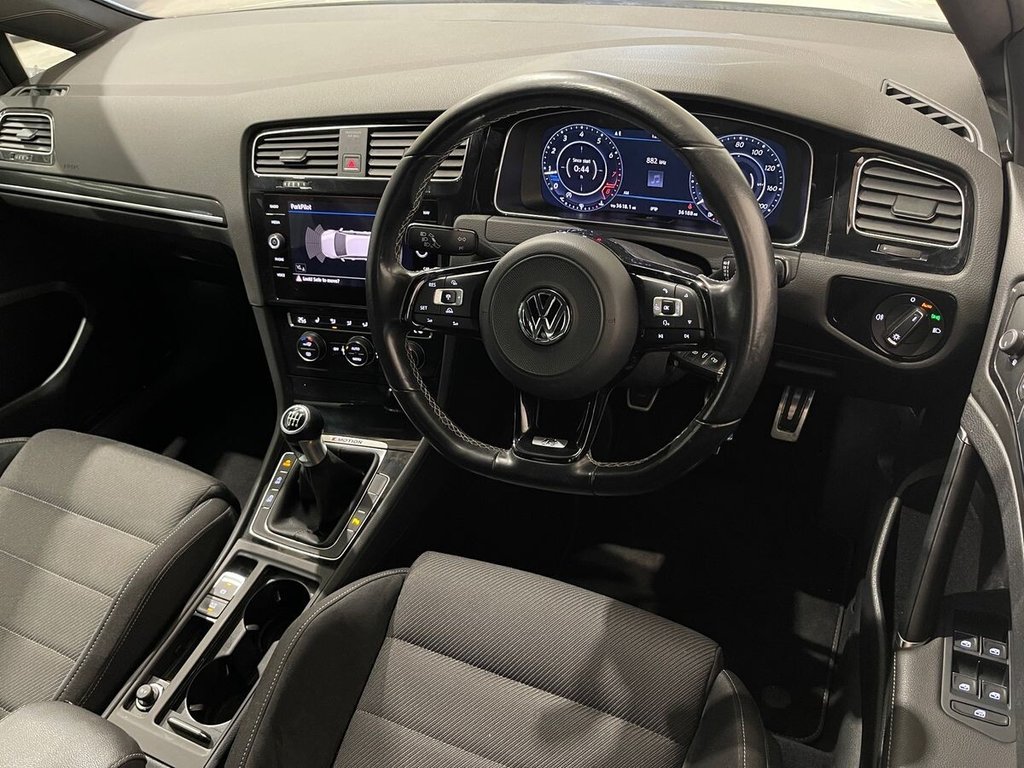 Used Volkswagen Golf 2017 for sale - 76279947: Photo 9