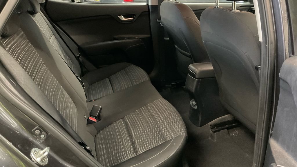 Used Kia Stonic 2019 for sale - 76632160: Photo 8