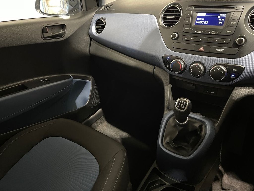 Used Hyundai i10 2015 for sale - 76797874: Photo 14