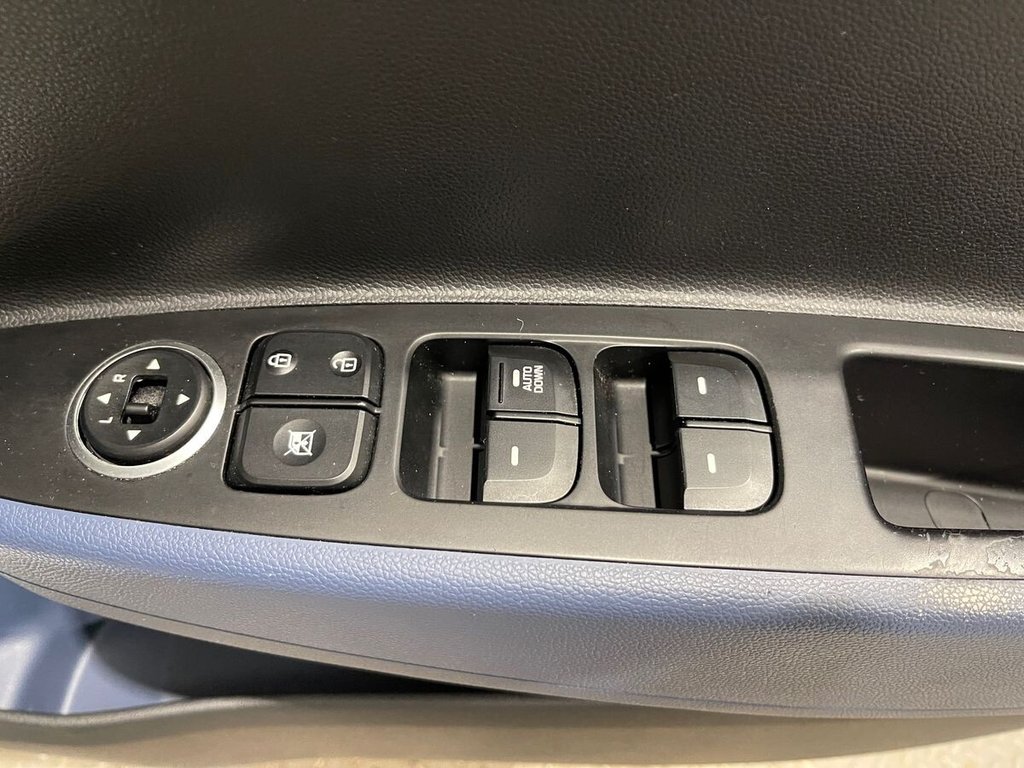 Used Hyundai i10 2015 for sale - 76797874: Photo 16