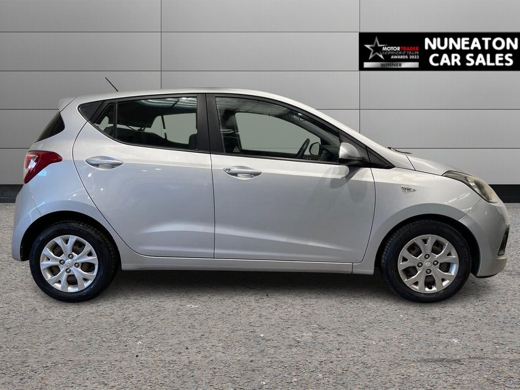 Used Hyundai i10 2015 for sale - 76797874: Photo 2
