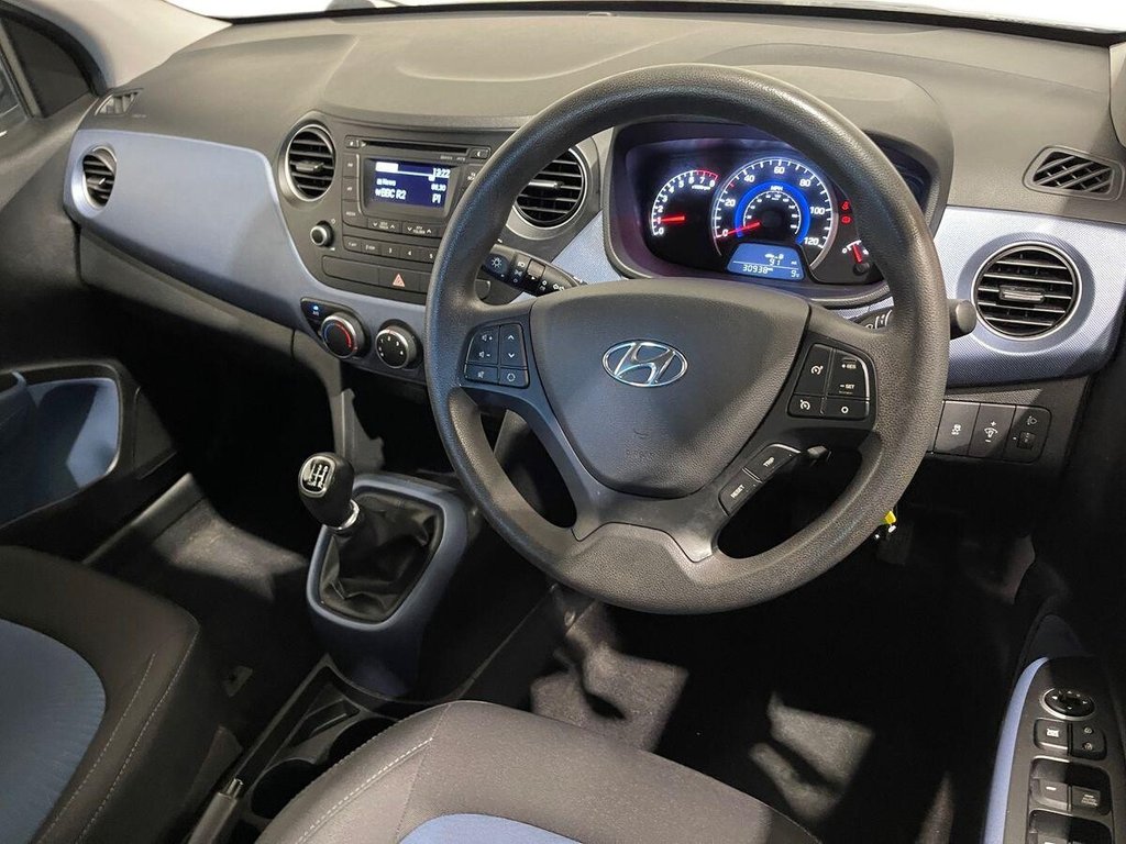 Used Hyundai i10 2015 for sale - 76797874: Photo 9