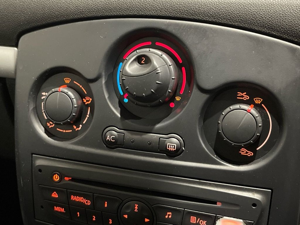 Used Renault Clio 2009 for sale - 77905381: Photo 17