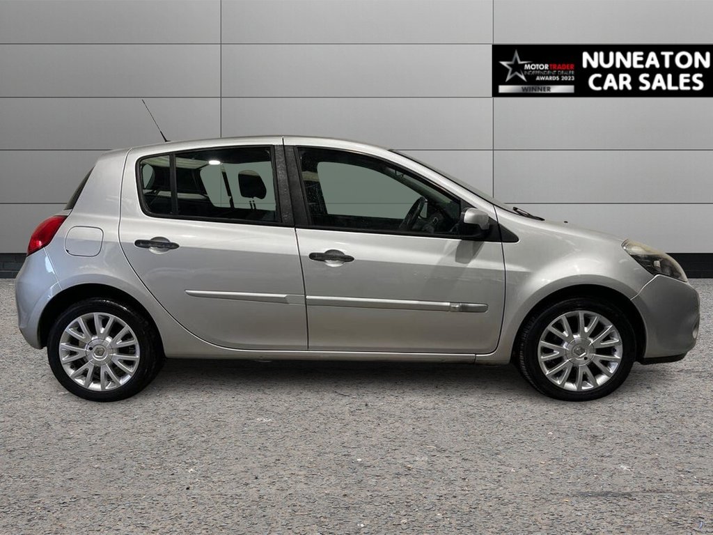 Used Renault Clio 2009 for sale - 77905381: Photo 2