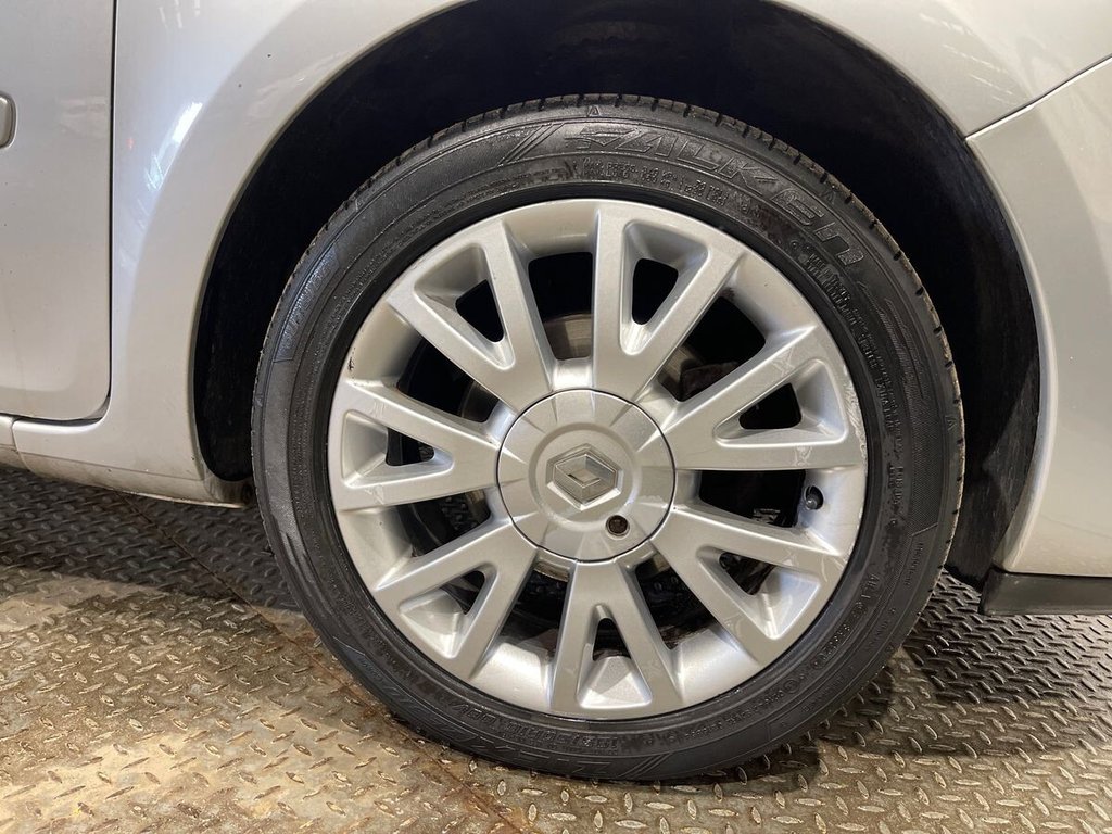 Used Renault Clio 2009 for sale - 77905381: Photo 27