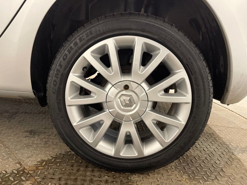 Used Renault Clio 2009 for sale - 77905381: Photo 28