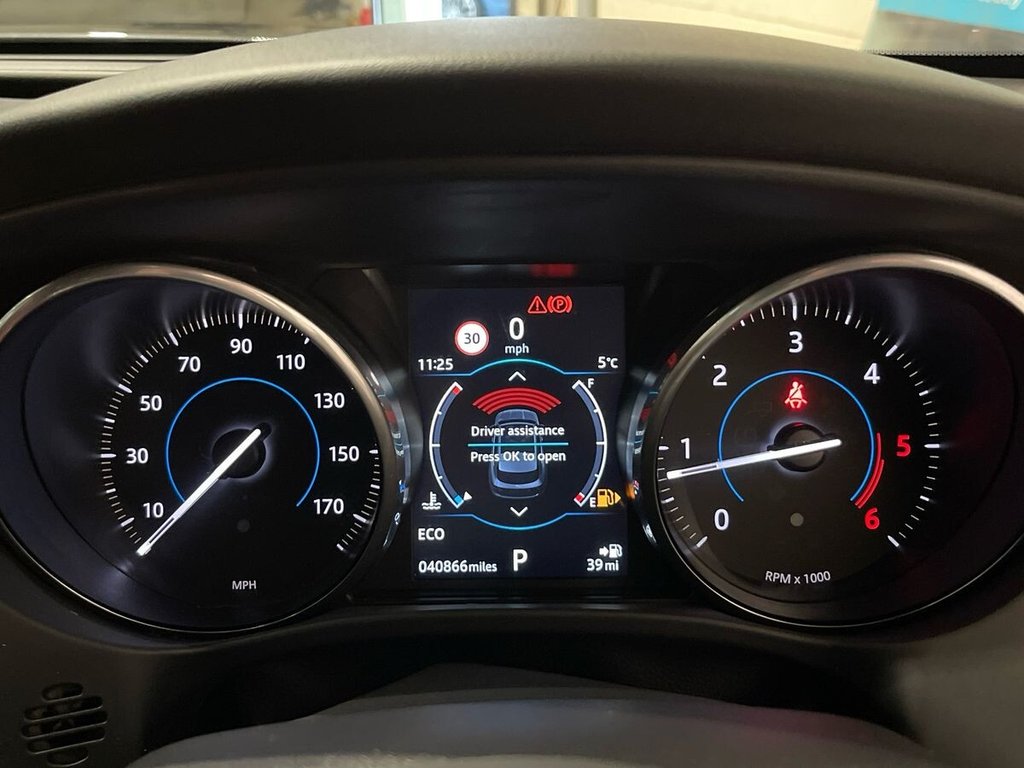 Used Jaguar F-Pace 2017 for sale - 77463393: Photo 24