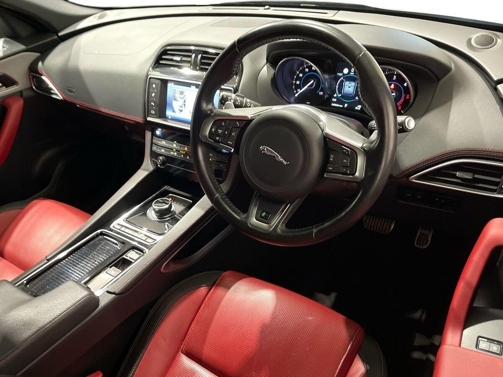 Used Jaguar F-Pace 2017 for sale - 77463393: Photo 9
