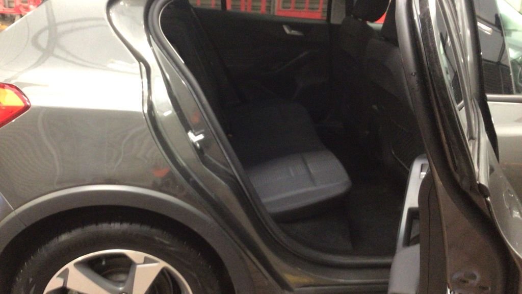Used Ford Focus 2020 for sale - 76570324: Photo 8