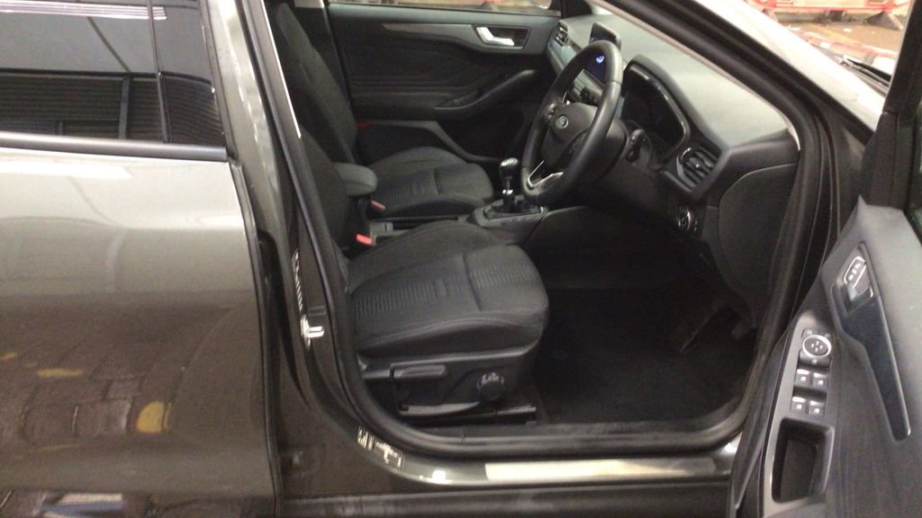 Used Ford Focus 2020 for sale - 76570324: Photo 9