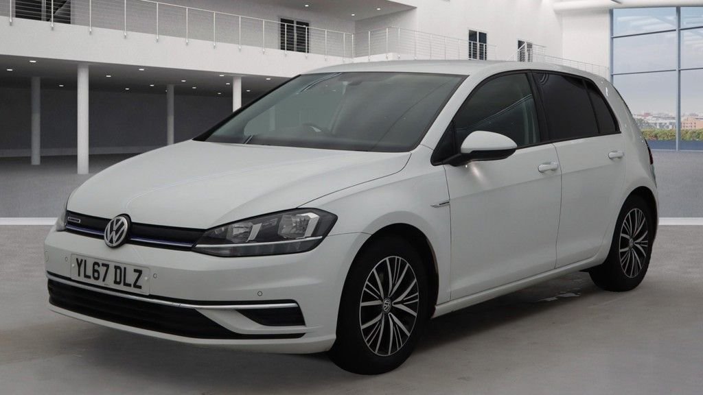 Used Volkswagen Golf 2018 for sale - 76610246: Photo 2