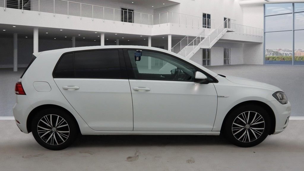 Used Volkswagen Golf 2018 for sale - 76610246: Photo 5