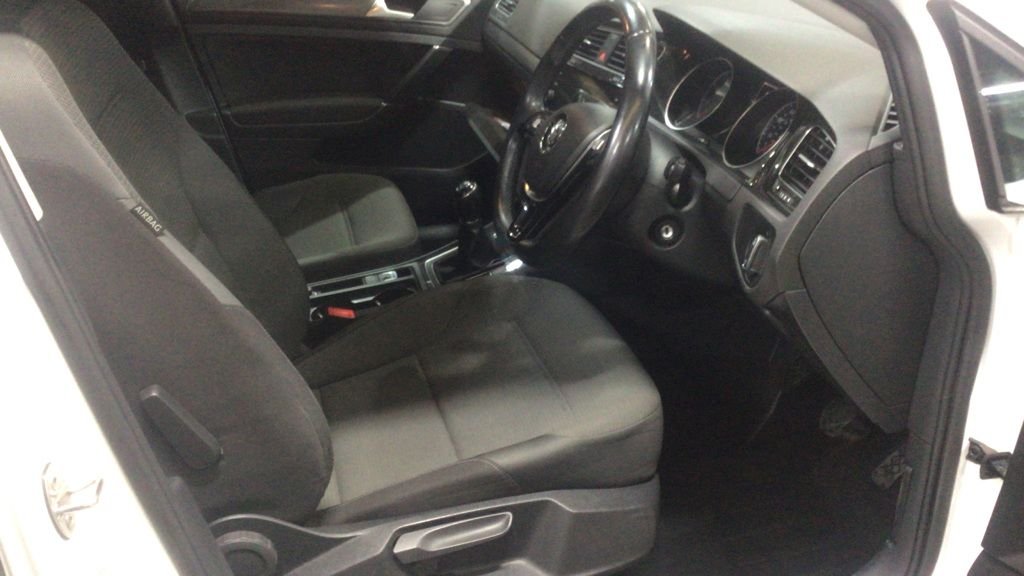 Used Volkswagen Golf 2018 for sale - 76610246: Photo 9