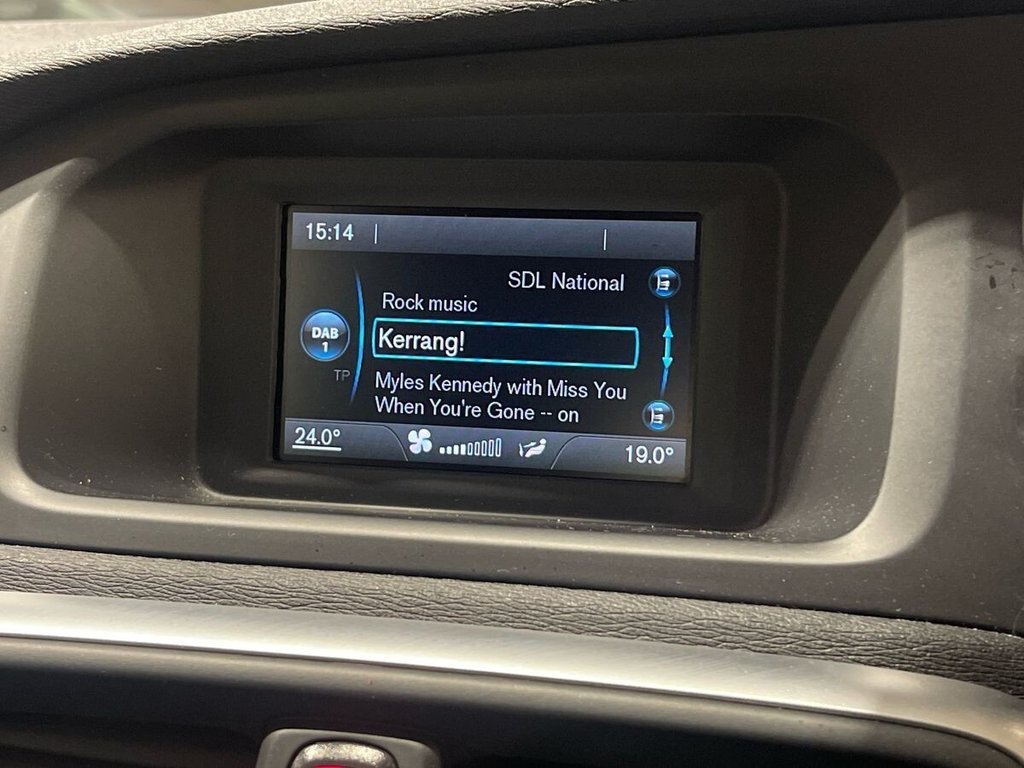 Used Volvo V40 2014 for sale - 76910437: Photo 11