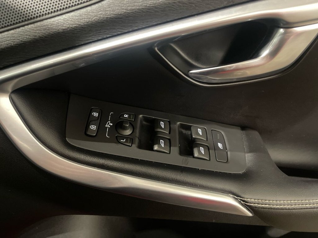 Used Volvo V40 2014 for sale - 76910437: Photo 18