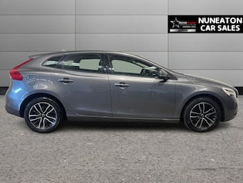 Used Volvo V40 2019 for sale - 79843469: Photo