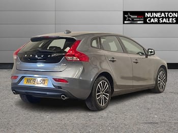 Used Volvo V40 2019 for sale - 79843469: Photo