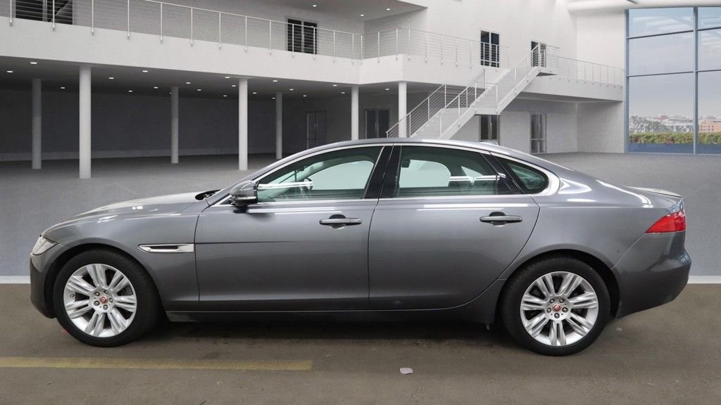 Used Jaguar XF 2018 for sale - 76380129: Photo 6