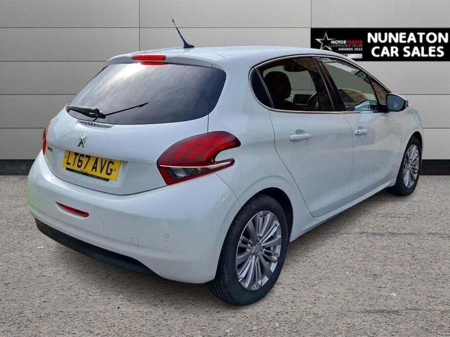 Used Peugeot 208 2017 for sale - 77937121: Photo 2