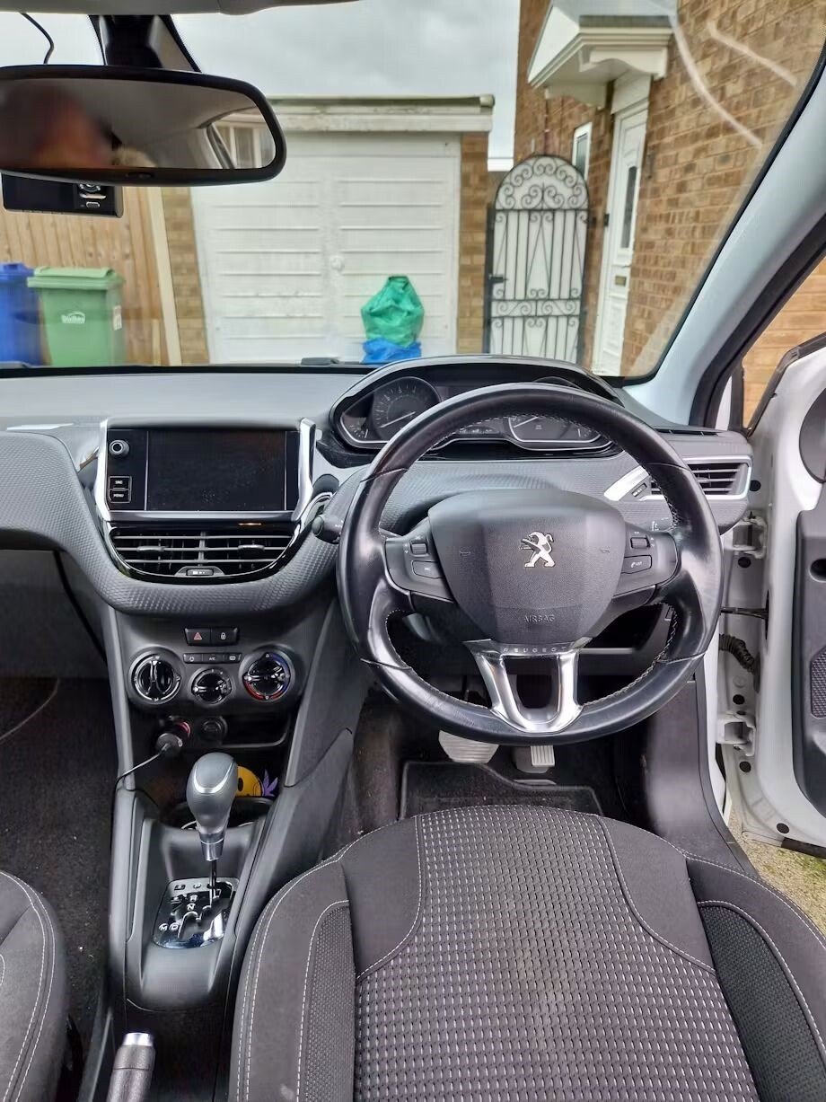 Used Peugeot 208 2017 for sale - 77937121: Photo 6