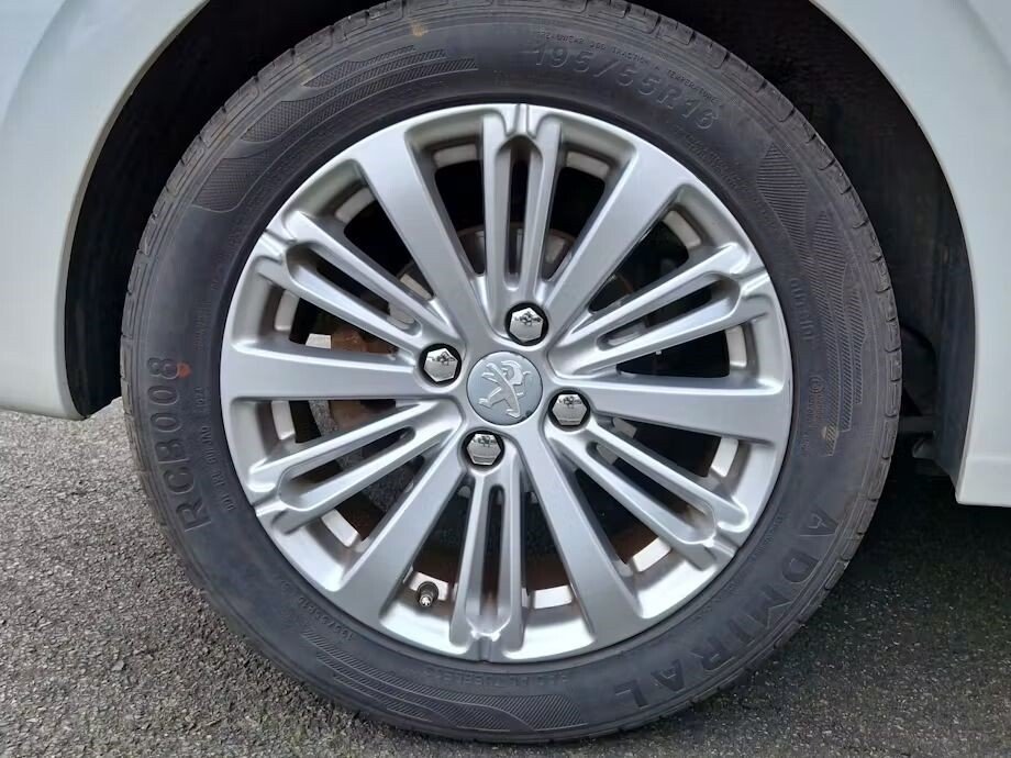 Used Peugeot 208 2017 for sale - 77937121: Photo 9