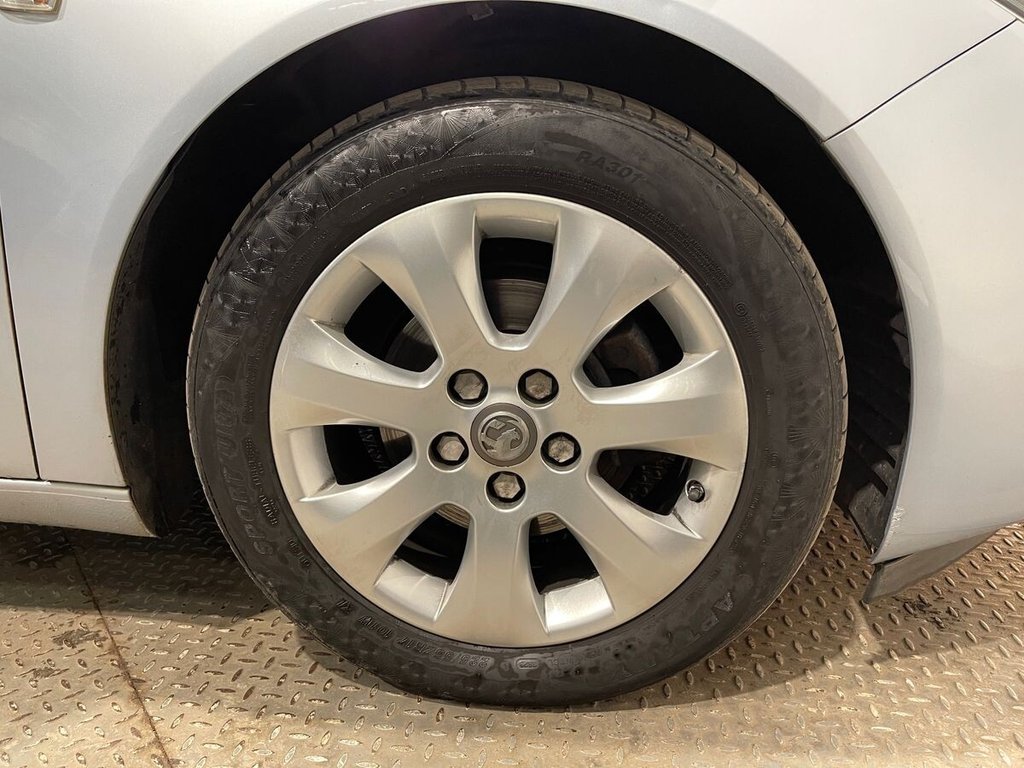 Used Vauxhall Insignia 2015 for sale - 76698532: Photo 24