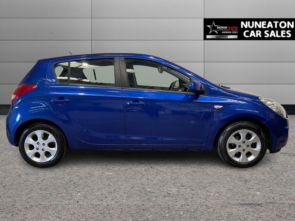 Used Hyundai i20 2011 for sale - 77891312: Photo 2