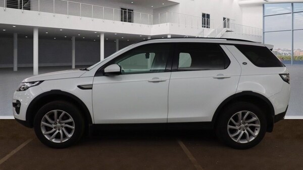 Used Land Rover Discovery Sport 2017 for sale - 76203358: Photo 6