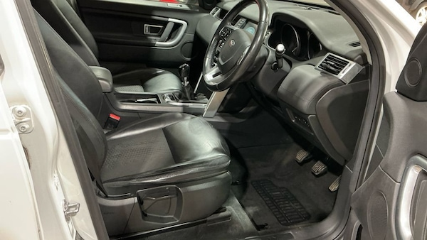 Used Land Rover Discovery Sport 2017 for sale - 76203358: Photo 9