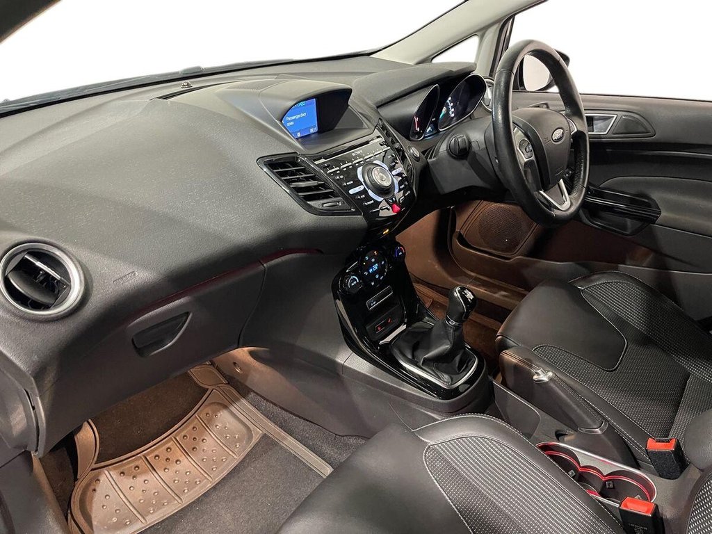 Used Ford Fiesta 2017 for sale - 76132231: Photo 14