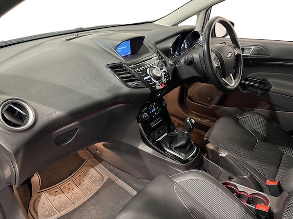 Used Ford Fiesta 2017 for sale - 76132231: Photo 14