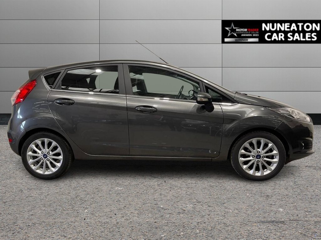 Used Ford Fiesta 2017 for sale - 76132231: Photo 2