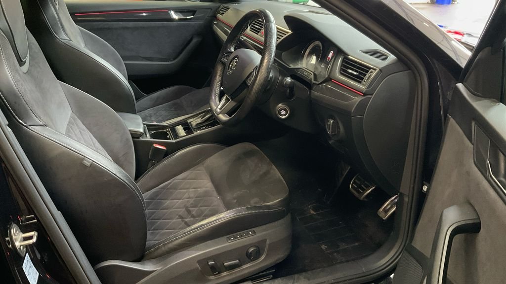 Used Skoda Superb 2018 for sale - 76900567: Photo 9