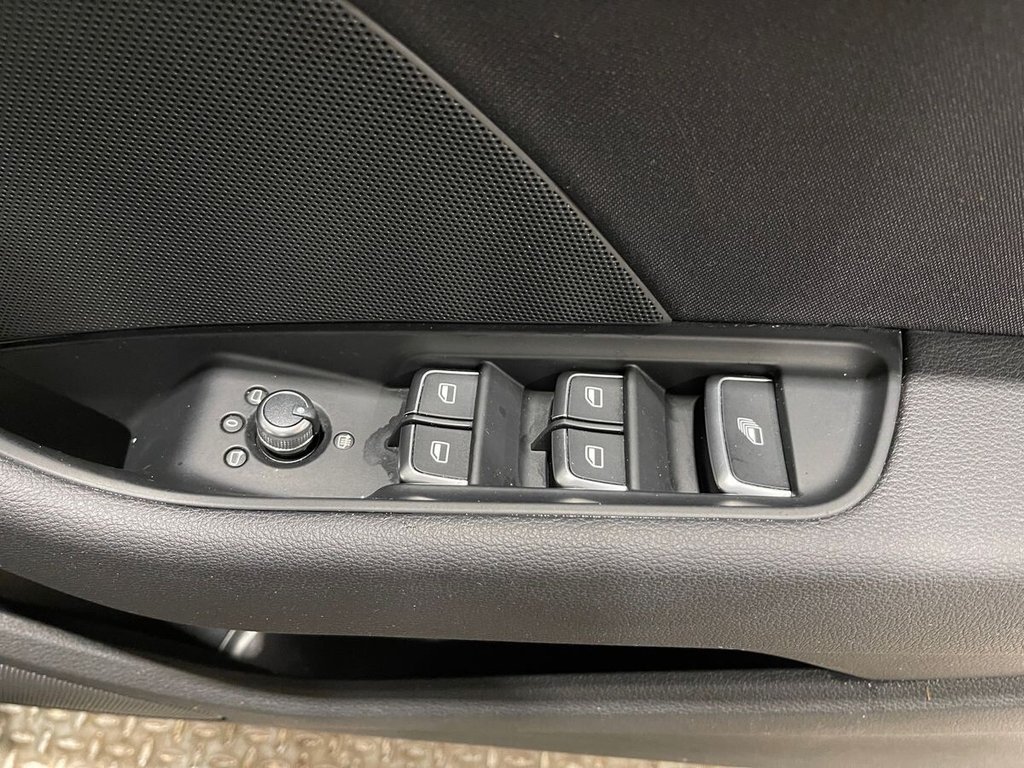 Used Audi A3 Cabriolet 2014 for sale - 76698239: Photo 16