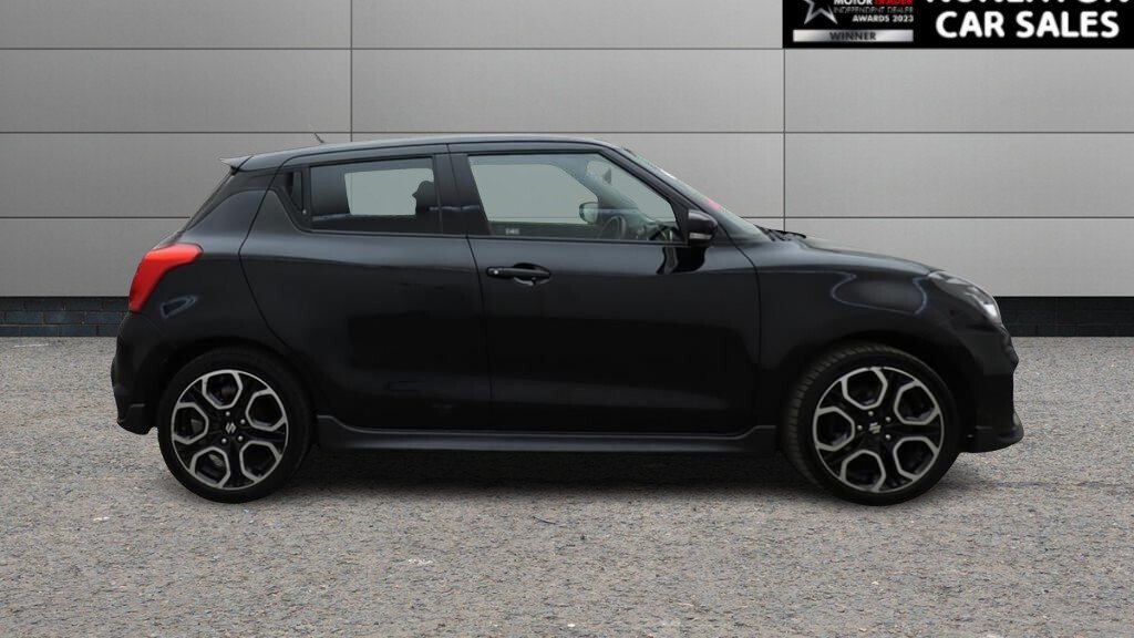 Used Suzuki Swift 2018 for sale - 78082726: Photo 2